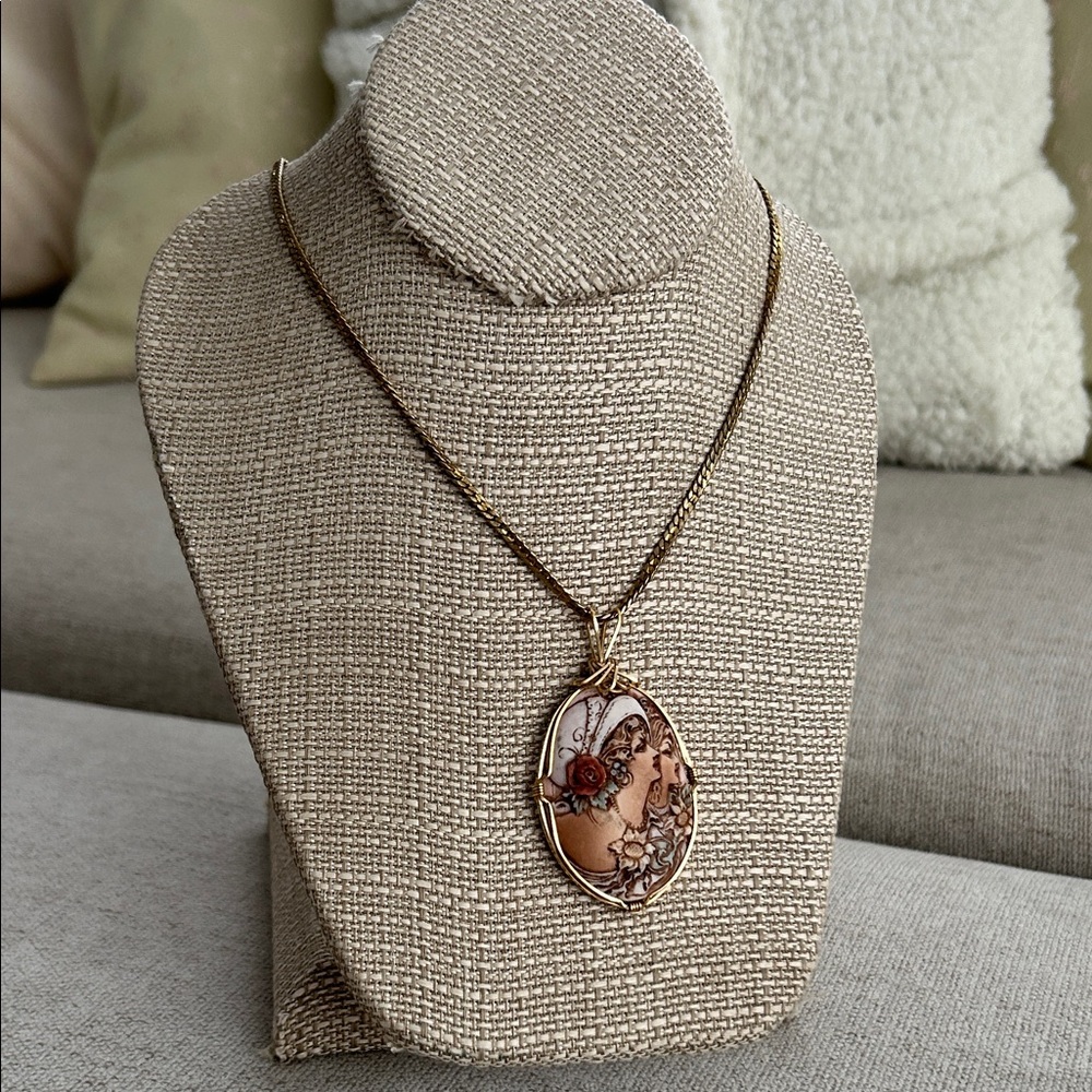 Elegant Cameo Pendant  14 KT GF Necklace signed JHK